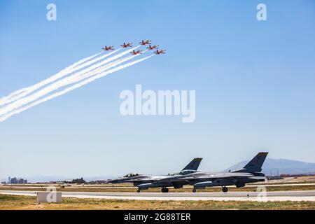 Konya, Türkei- 07 01 2021: Demonstrationen von Kampfflugzeugen während der Übung mit internationaler Beteiligung in der Türkei mit dem Namen Anatolischer Adler tr Stockfoto