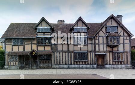 Stratford-upon-Avon, Großbritannien - 1. November 2019: Blick auf das Geburtshaus des berühmten Dramatikers William Shakespeare Stockfoto