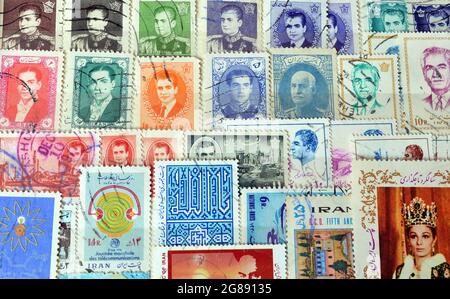 Vom Iran gedruckte, abgesagte Briefmarke, die Motive aus dem Iran zeigt, um 1900-1990. Stockfoto