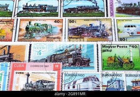 Abgesagte Briefmarken gedruckt von Nicaragua, UdSSR, Ungarn, Burkina Faso, Kuba, die Lokomotive zeigen, um 1950-1990. Stockfoto