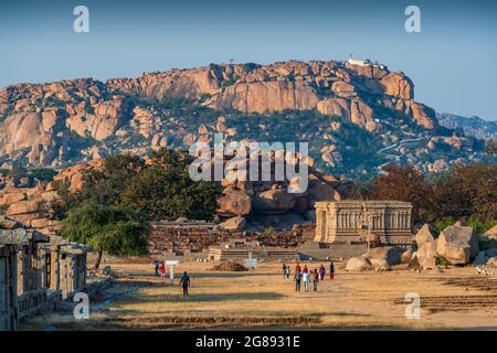 Hampi, Karnataka, Indien - 13. Januar 2020 : Ruinen der alten Zivilisation des Vijayanagara-Imperium in Hampi wunderschöne Aussicht auf die beeindruckenden Ruinen von Hampi. Hamp Stockfoto