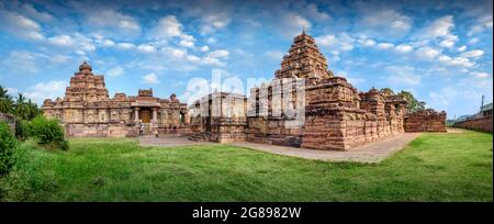 Pattadakal, Karnataka, Indien - 11. Januar 2020 : der Mallikarjuna- und Virupaksha-Tempel im Pattadakal-Tempelkomplex aus dem 7.-8. Jahrhundert, Stockfoto