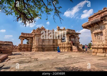 Pattadakal, Karnataka, Indien - 11. Januar 2020 : der Virupaksha-Tempel im Pattadakal-Tempelkomplex aus dem 7.-8. Jahrhundert, dem frühen Chaluky Stockfoto