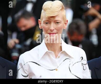 Cannes, Frankreich. Juli 2021. Tilda SWINTON nimmt an der Abschlusszeremonie und Vorführung von „OSS 117 : From Africa With Love“ von Nicolas BEDOS im Rahmen des 74. Jährlichen Filmfestivals in Cannes am 9. Juli 2021 in Cannes, Frankreich Teil. Quelle: Mickael Chavet/Alamy Live News Stockfoto