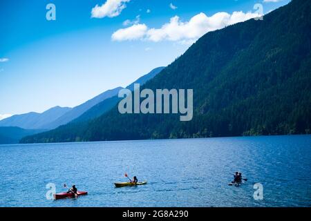 Blick auf Lake Crescent in der Lake Crescent Lodge, Washington State, Olympic National Park, Washington State, USA, Pacific Northwest, direkt an der Route 101. Stockfoto