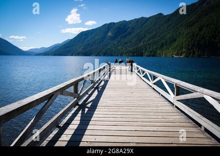 Blick auf Lake Crescent in der Lake Crescent Lodge, Washington State, Olympic National Park, Washington State, USA, Pacific Northwest, direkt an der Route 101. Stockfoto