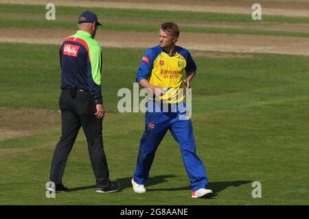 NOTTINGHAM, GROSSBRITANNIEN. 18. JULI Scott Borthwick aus Durham gesehen während des Vitality Blast T20-Spiels zwischen Nottinghamshire und Durham in Trent Bridge, Nottingham am Sonntag, 18. Juli 2021. (Kredit: Will Matthews | MI News) Kredit: MI News & Sport /Alamy Live News Stockfoto