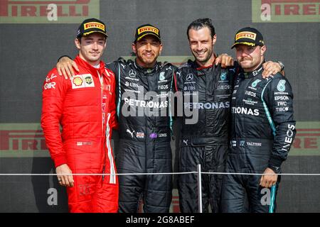 Silverstone, Großbritannien. Juli 2021. # 16 Charles Leclerc (MON, Scuderia Ferrari Mission winnow), # 44 Lewis Hamilton (GBR, Mercedes-AMG Petronas F1 Team), # 77 Valtteri Bottas (FIN, Mercedes-AMG Petronas F1 Team), F1 Grand Prix von Großbritannien auf dem Silverstone Circuit am 18. Juli 2021 in Silverstone, Großbritannien. (Foto von HOCH ZWEI) Quelle: dpa/Alamy Live News Stockfoto