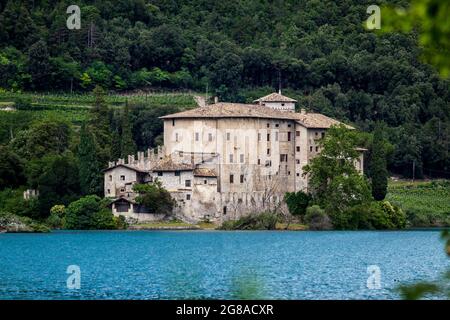 Castel Toblino in der Provinz Trient. Stockfoto