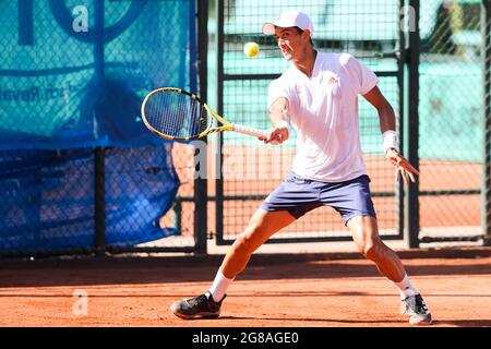 AMERSFOORT, NIEDERLANDE - 17. JULI: Antoine Hoang (FRA) während der Van Mossel KIA Dutch Open am 17. Juli 2021 im Tennisvereniging ATLA in Amersfoort, Niederlande (Foto: Hans van der Valk/Orange Picturs) Stockfoto