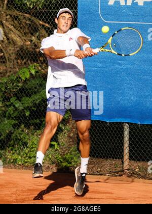 AMERSFOORT, NIEDERLANDE - 17. JULI: Antoine Hoang (FRA) während der Van Mossel KIA Dutch Open am 17. Juli 2021 im Tennisvereniging ATLA in Amersfoort, Niederlande (Foto: Hans van der Valk/Orange Picturs) Stockfoto