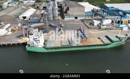 Hafen von Ipswich Schiffe Be- und Entladen Luftbild Stockfoto