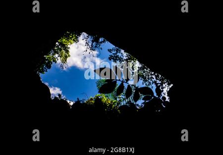 Schöne Höhle mit Licht im MOC Chau Bezirk Nordvietnam Stockfoto