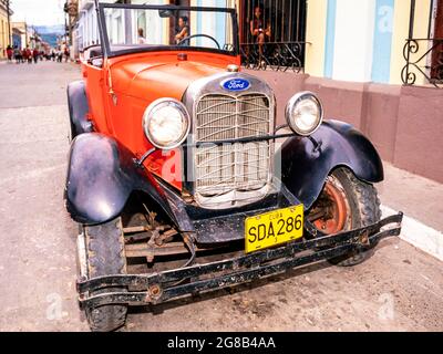 Classic American 1929 Model-A Ford Cabriolet geparkt im Stadtzentrum, Trinidad, Sancti Spiritus, Kuba Stockfoto