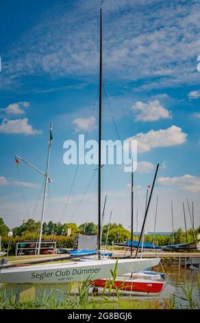 BOHMTE, DEUTSCHLAND. 27. JUNI 2021 Naturpark Dammer. Segler Club Yacht Sport. Stockfoto