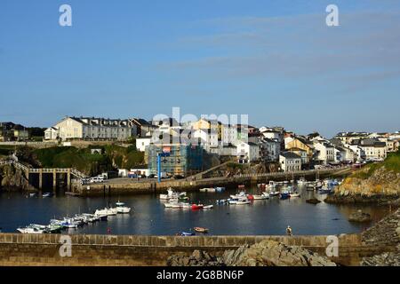 Tapia de Casariego, Asturien, Spanien. Juli 2021: Hafen von Tapia de Casariego Stockfoto