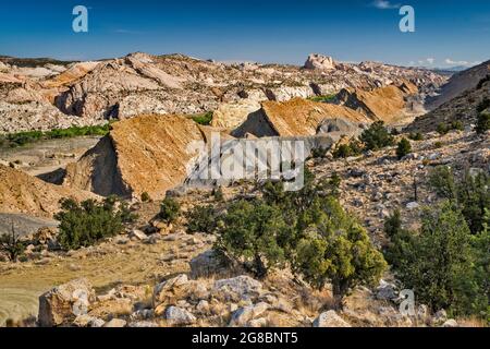 Der gezackte Kamm des Cockscomb, Cottonwood Canyon, Blick von der Brigham Plains Road, Grand Staircase Escalante National Monument, Utah, USA Stockfoto