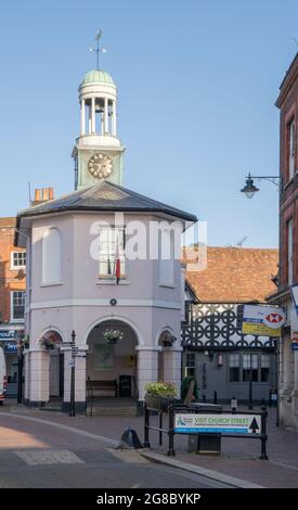 Das Pepperpot das alte Rathaus in godalming High Street surrey Stockfoto