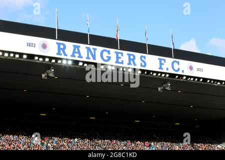 Foto vom 12-02-2011 der Beschilderung der Rangers auf dem Stadion. Ausgabedatum: Montag, 19. Juli 2021. Stockfoto