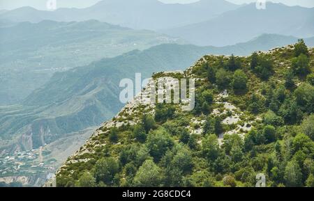 Dorf Gunib, ländliche Ortschaft und Verwaltungszentrum des Distrikts Ghunib der Republik Daghestan. Stockfoto