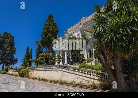 Achilleion Palast in Gastouri auf der Insel Korfu für die Kaiserin Elisabeth von Österreich, auch bekannt als Sisi, Griechenland gebaut Stockfoto