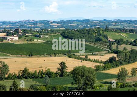 Panoramablick über die Hügel des Monferrato Stockfoto