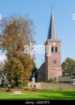 Reformierte Kirche Terptsjerke im Dorf Akkrum, Friesland, Niederlande Stockfoto