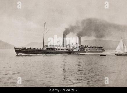 Eine Ansicht des RMS Columba aus dem späten 19. Jahrhundert, ein Clyde-Raddampfer, der die erste Etappe der „Royal Route“ nach Ardrishaig führte und 58 Sommer lang Rothesay und die Kyles of Bute anrief. Sie wurde von J & G Thomson aus Clydebank gebaut und war von 1879 bis 1935 das Flaggschiff der MacBrayne-Flotte und galt oft als der feinste Clyde-Dampfer aller Zeiten. Stockfoto