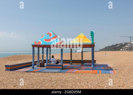 Casa Anacaona von Sol Calero am Strand von Folkestone während der Triennale 2021 Stockfoto