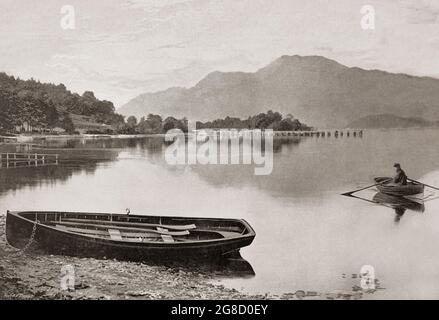 Eine Ansicht eines Bootsmannes am Loch Lomond im Trossachs National Park aus dem späten 19. Jahrhundert, fotografiert vom Dorf Luss, am Westufer des Loch, Argyll & Bute, Schottland. Stockfoto