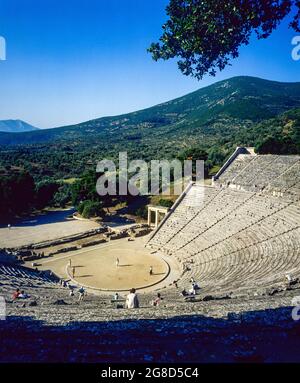 Epidaurus Ancient Theatre, Halbinsel Argolis, Peloponnes, Griechenland, Europa, Stockfoto