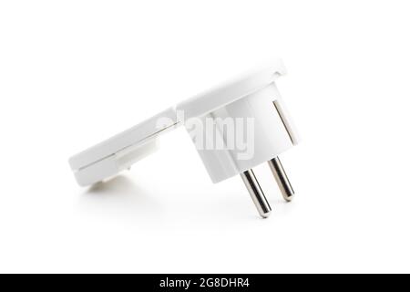 Weißer elektrischer Stecker isoliert auf weißem Hintergrund. Stockfoto