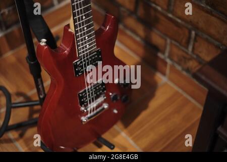 Guitarra eléctrica roja, rote E-Gitarre. Stockfoto