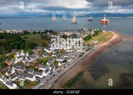 Luftaufnahme von der Drohne des Dorfes Cromarty auf der Black Isle auf Cromarty Firth, Ross und Cromarty, Schottland, Großbritannien Stockfoto