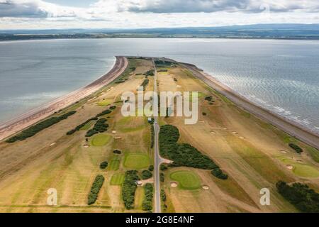 Luftaufnahme von der Drohne der Halbinsel Chanonry Point auf dem Moray Firth, Black Isle, Schottland, Großbritannien. Stockfoto