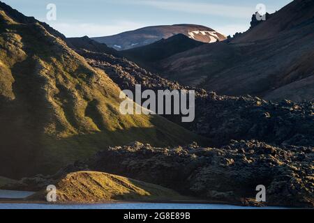 Luftaufnahme, See Frostastaaoavatn oder Frostadavatn, Namshraun Lavafeld, Landmannalaugar, Fjallabak, isländisches Hochland, Island Stockfoto