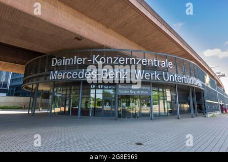 Haupteingang Daimler Konzernzentrale Mercedes-Benz Werk Stuttgart Untertuerkheim, Baden-Württemberg, Deutschland Stockfoto