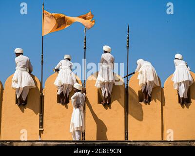 Soldaten in traditioneller Kleidung, Amber Fort, Jaipur, Rajasthan Stockfoto