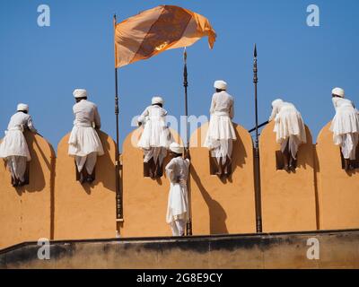 Soldaten in traditioneller Kleidung, Amber Fort, Jaipur, Rajasthan Stockfoto