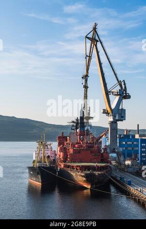 Nuklearer Eisbrecher im russischen Hafen von murmansk Stockfoto