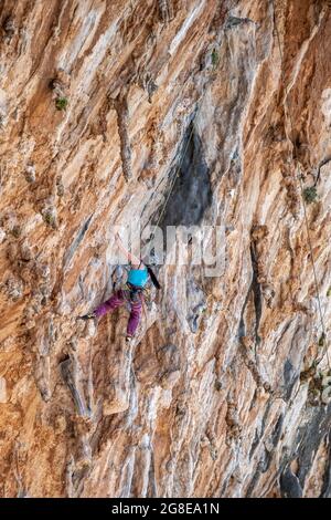 Grande Grotta, Armeos Sektor, Bleiklettern, Sportklettern, Kalymnos, Dodekanes, Griechenland Stockfoto