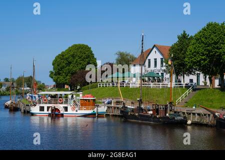 Raddampfer Concordia II im Museumshafen von Carolinensiel, Ostfriesland, Niedersachsen, Deutschland Stockfoto