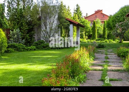 Hinterhof Design-Elemente eines schönen privaten Hauses. Stockfoto