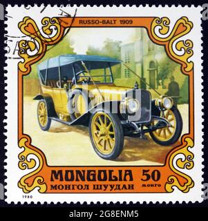 MONGOLEI - UM 1980: Eine in der Mongolei gedruckte Briefmarke zeigt Russo-Balt, 1909, Antique Car, um 1980 Stockfoto