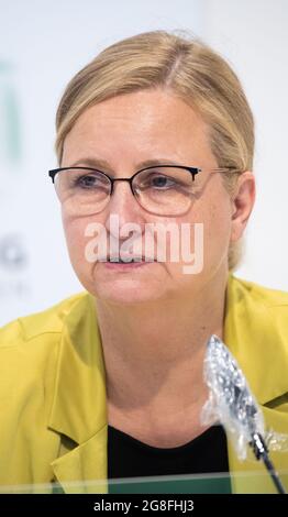 Hannover, Deutschland. Juli 2021. Claudia Schröder, stellvertretende Leiterin des Corona-Krisenstabes der Landesregierung, spricht auf der Corona-Landespressekonferenz im landtag. Quelle: Julian Stratenschulte/dpa/Alamy Live News Stockfoto