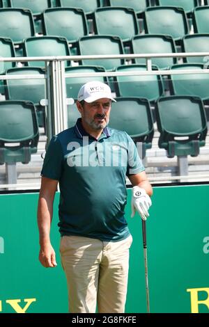 Sunningdale, UK. Juli 2021. Vorbereitungen für den Start der Senior Open Championship (Golf) unterstützt von Rolex Hier Jean Van de Velde (Fr) teeÕs off in der Pro-am Credit: Motofoto/Alamy Live News Stockfoto