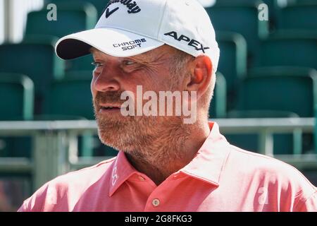 Sunningdale, UK. Juli 2021. Vorbereitungen für den Start der Senior Open Championship (Golf) unterstützt von Rolex Hier Thomas Bjorn - erfolgreicher 2018 Euro Ryder Cup Kapitän Credit: Motofoto/Alamy Live News Stockfoto