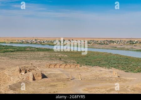 Blick über den Tigris von der alten assyrischen Stadt Ashur (Assur), UNESCO-Weltkulturerbe, Irak, Mittlerer Osten Stockfoto