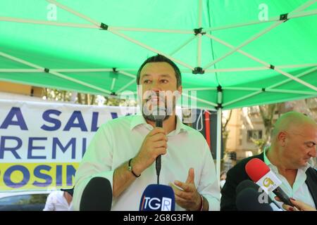 Frosinone, Italien. 20. Juli 2021. Matteo Salvini spricht über Gerechtigkeit und weiht das Hauptquartier von Lega ein. Kredit: Antonio Nardelli / Alamy Live Nachrichten Stockfoto