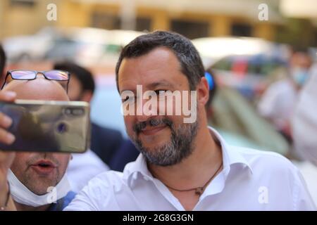 Frosinone, Italien. 20. Juli 2021. Matteo Salvini spricht über Gerechtigkeit und weiht das Hauptquartier von Lega ein. Kredit: Antonio Nardelli / Alamy Live Nachrichten Stockfoto